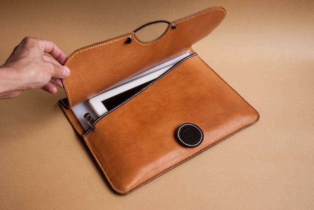 Leather-Bag-company-logo-17